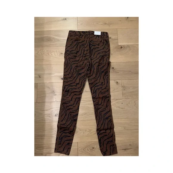 Animal print high rise jeans 🦓🤎 - Picture 6 of 8